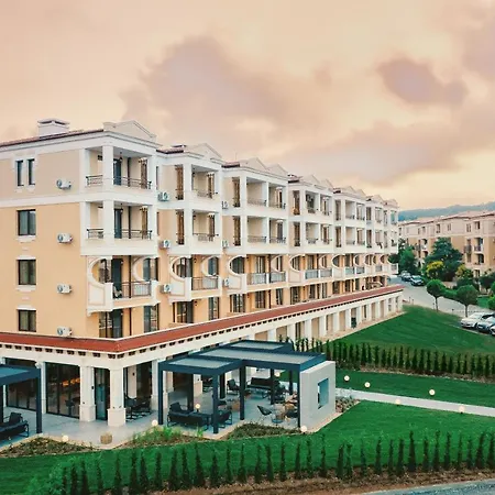 Life Antares فندق *